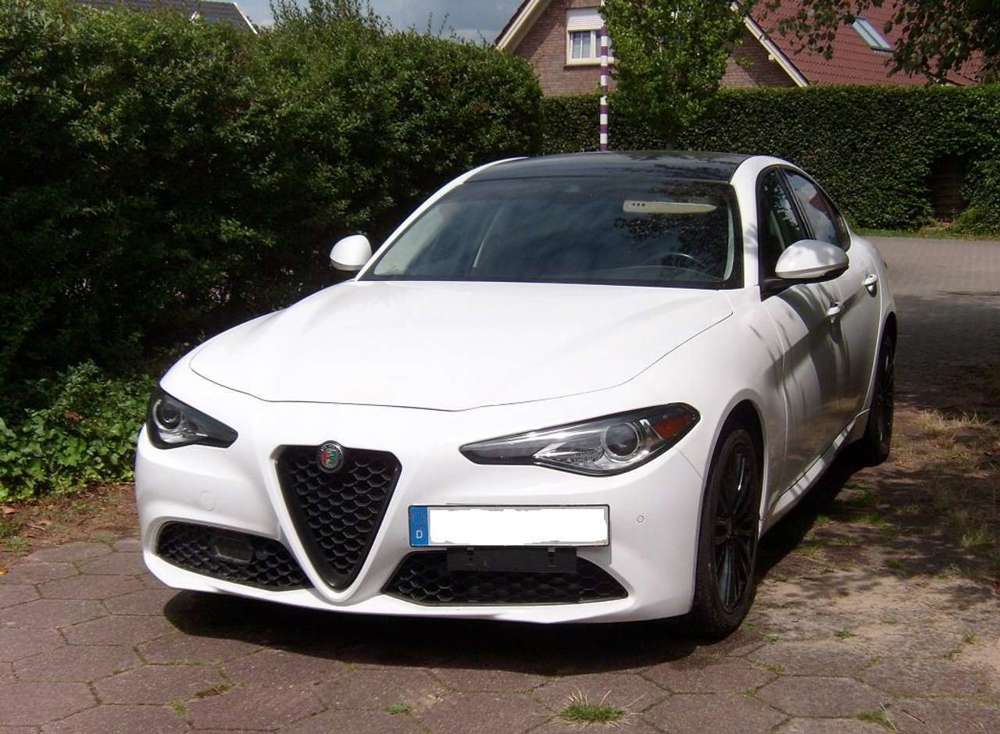 Alfa Romeo Giulia Giulia 2.0 Turbo 16V AT8-Q4