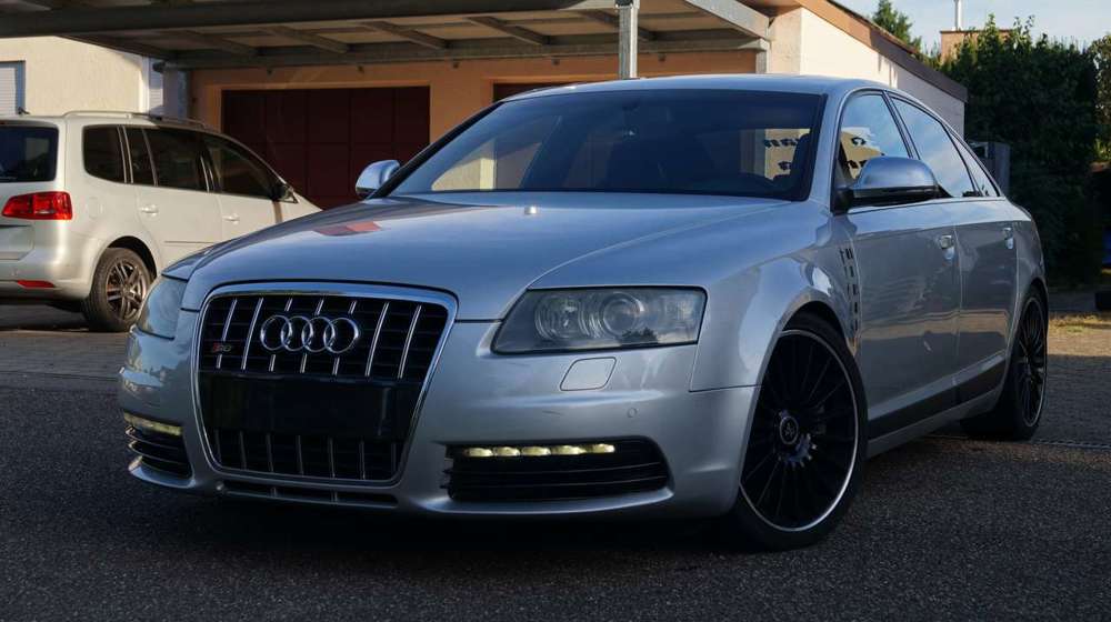 Audi S6 V10