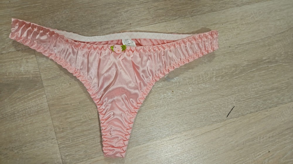 damen string in rosa aus satin gr S wird frisch getragen 