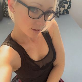 Mega Wix Paket  Videos Bilder SexChat mit echter Hausfrau. Alles mit Gesicht   Amateur