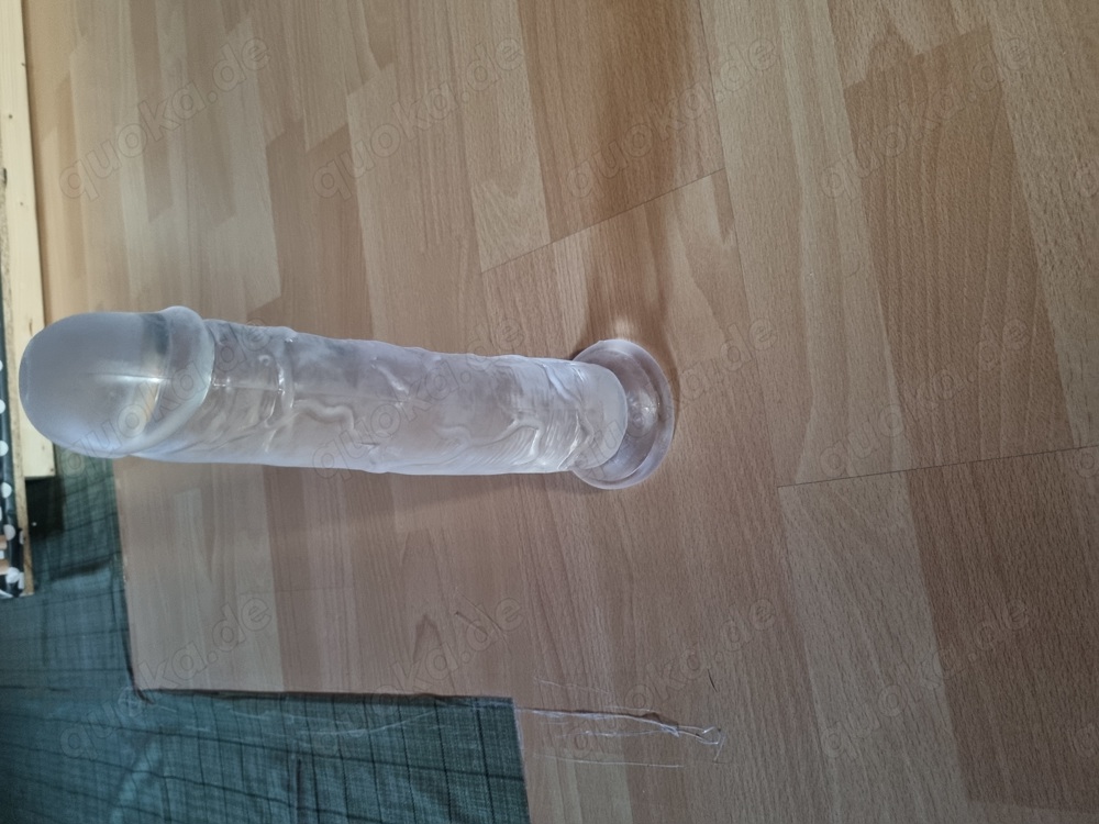 Welche Frau möchte Dildo Schwänze spielen 