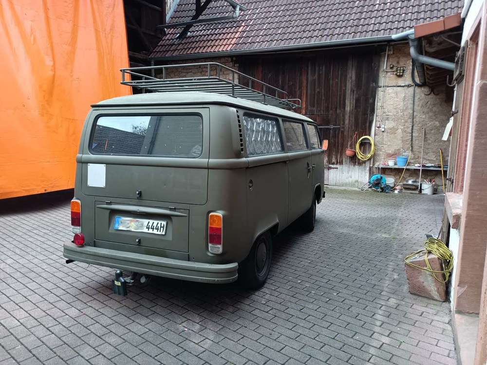 Volkswagen Bus T2b (Bully)