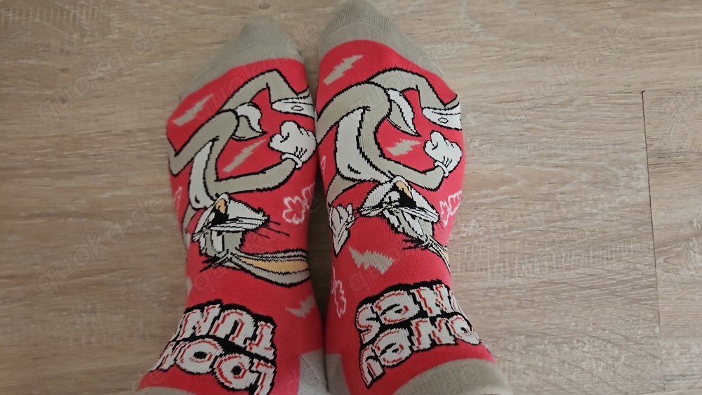 ich biete meine getragene socken an 