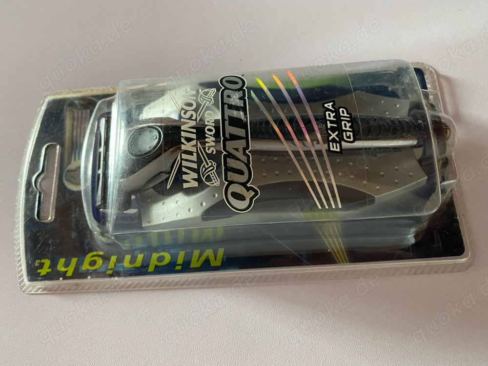 Wilkinson Quattro midknight razor for men