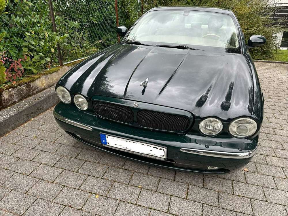Jaguar XJ8 Sehr gepflegte Limousine. bestens ausgestattet