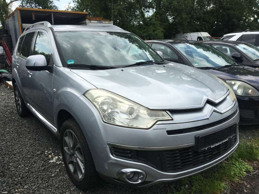Citroen C-Crosser 2.0 HDI 4x4  7 PLÄTZE KLIMA LEDER NAVI XENON