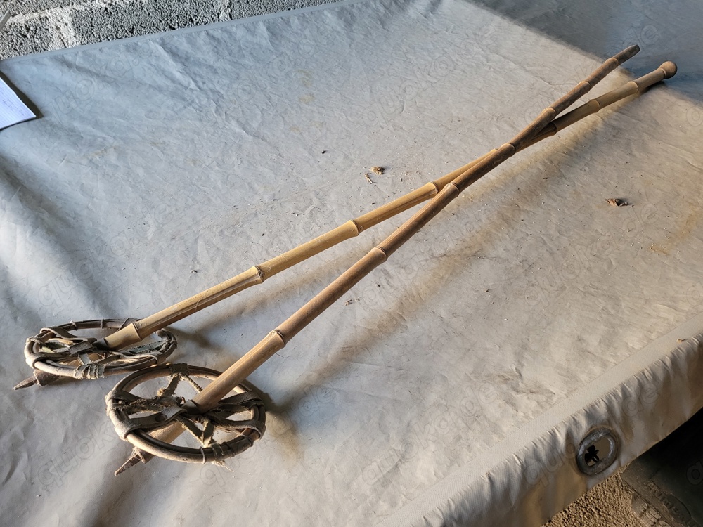 Antike Holz Ski Stöcke