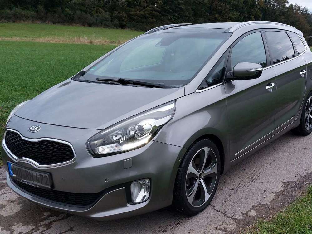 Kia Carens 1.7 CRDi Spirit 7 Sitzer AHK SR WR auf Alu