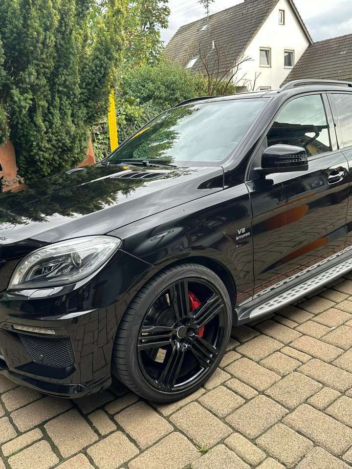 Mercedes-Benz ML 63 AMG ML 63 AMG 4Matic AMG SPEEDSHIFT 7G-TRONIC AMG Perf