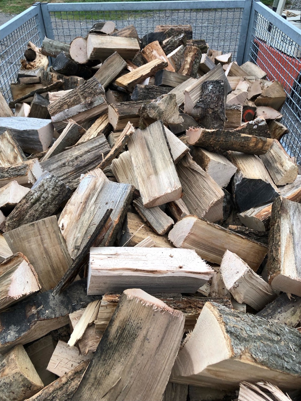 Verkaufe Brennholz Buche Eiche Esche Mix, 25 oder 33cm lang