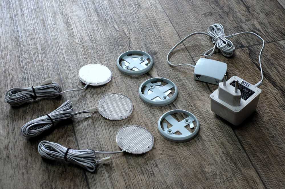 3 er LED Möbeleinbauleuchten Kaltweiß - 12 V - Neu.
