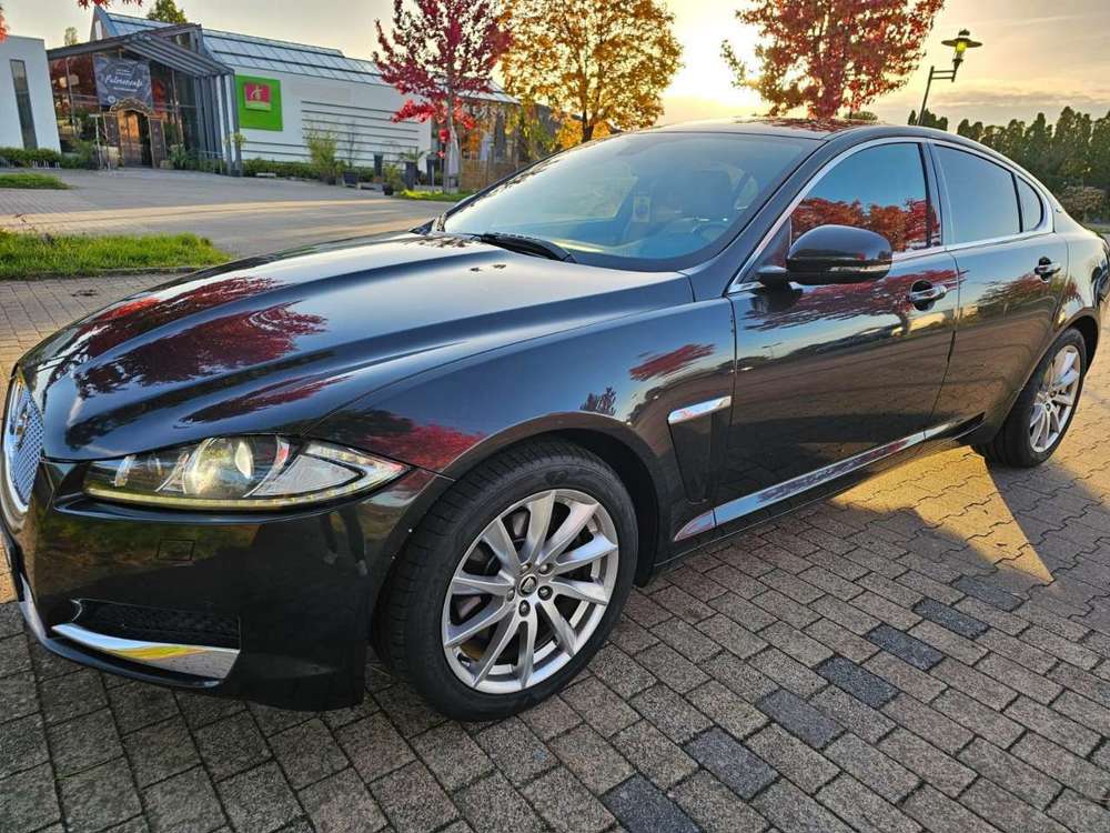 Jaguar XF 2.2 Diesel Limousine Volleder