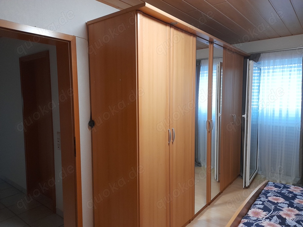 Schlafzimmer zu verschenken