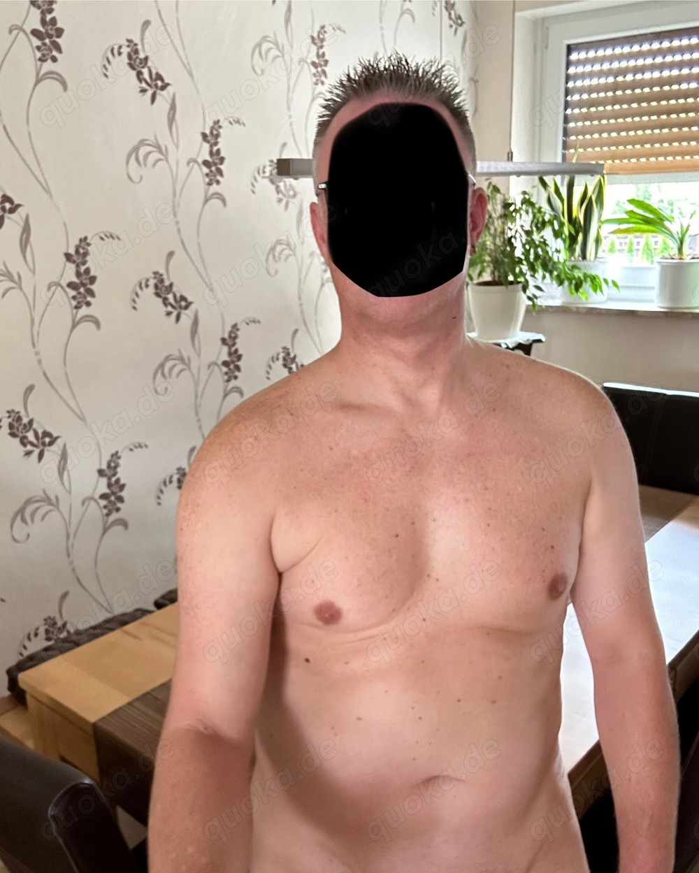 Nudist sucht Ältere ab 60 für Dauerfreundschaft 