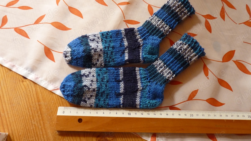 Kindersocken aus Sockenwolle,selbst gestrickt, neu