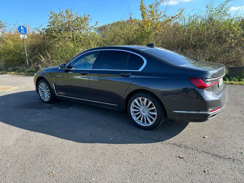 BMW 745 745e