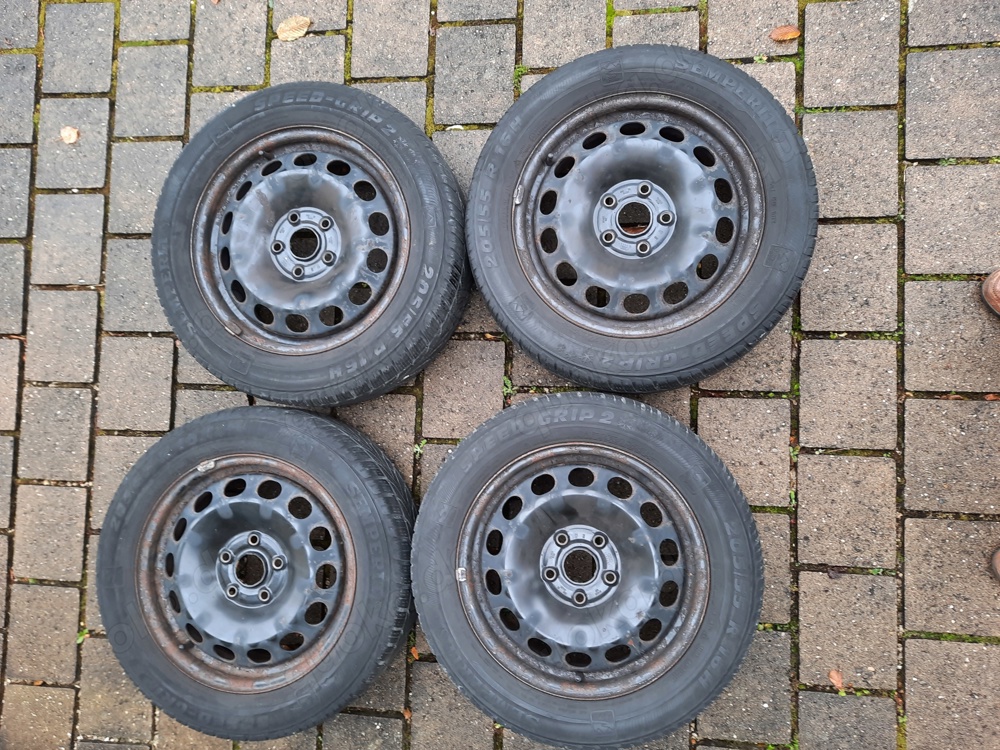 4 Audi Stahlfelgen mit Winterreifen