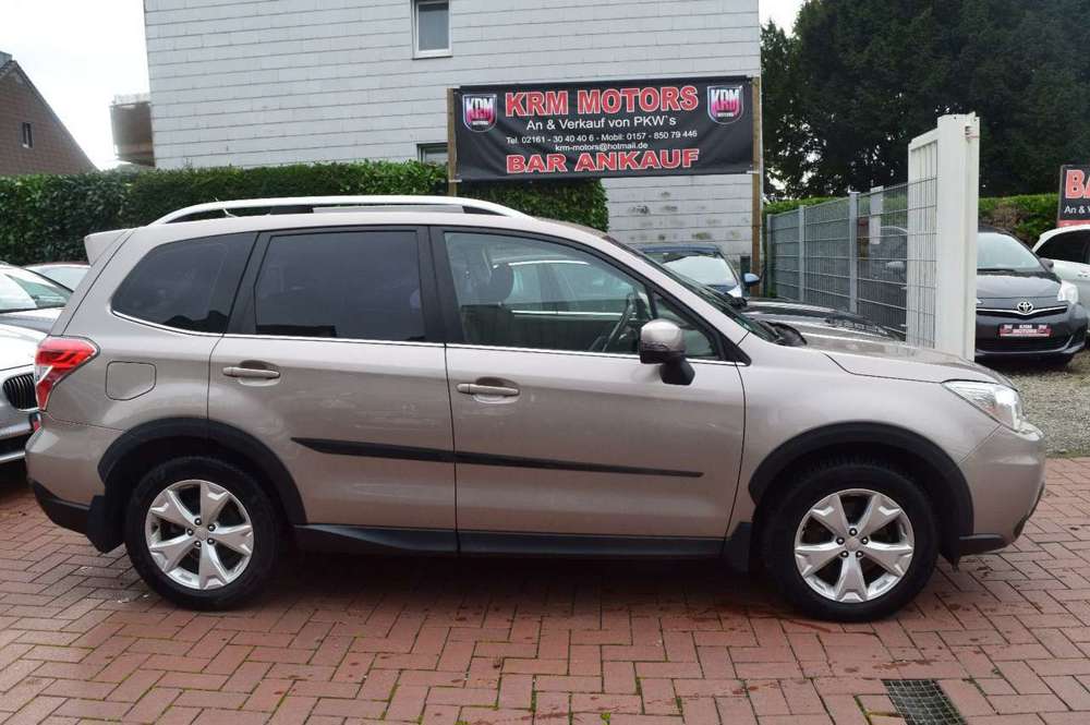 Subaru Forester OHNE FAHRZEUGPAPIERE,XENON,KAMERA,AHK.