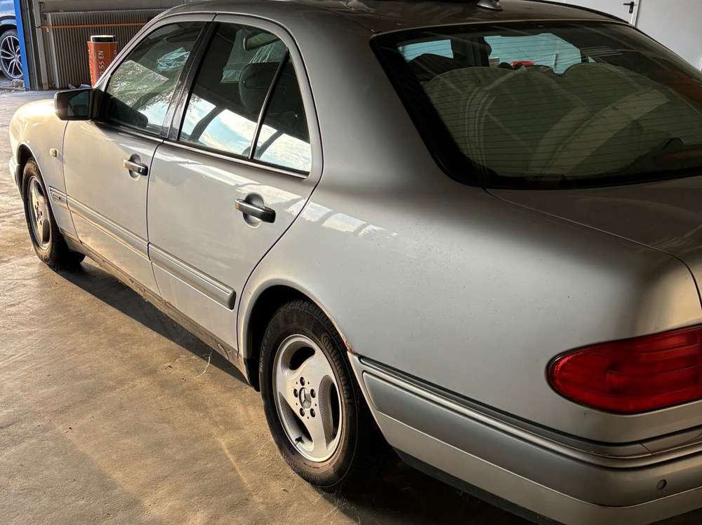 Mercedes-Benz E 220 E 220 CDI Elegance
