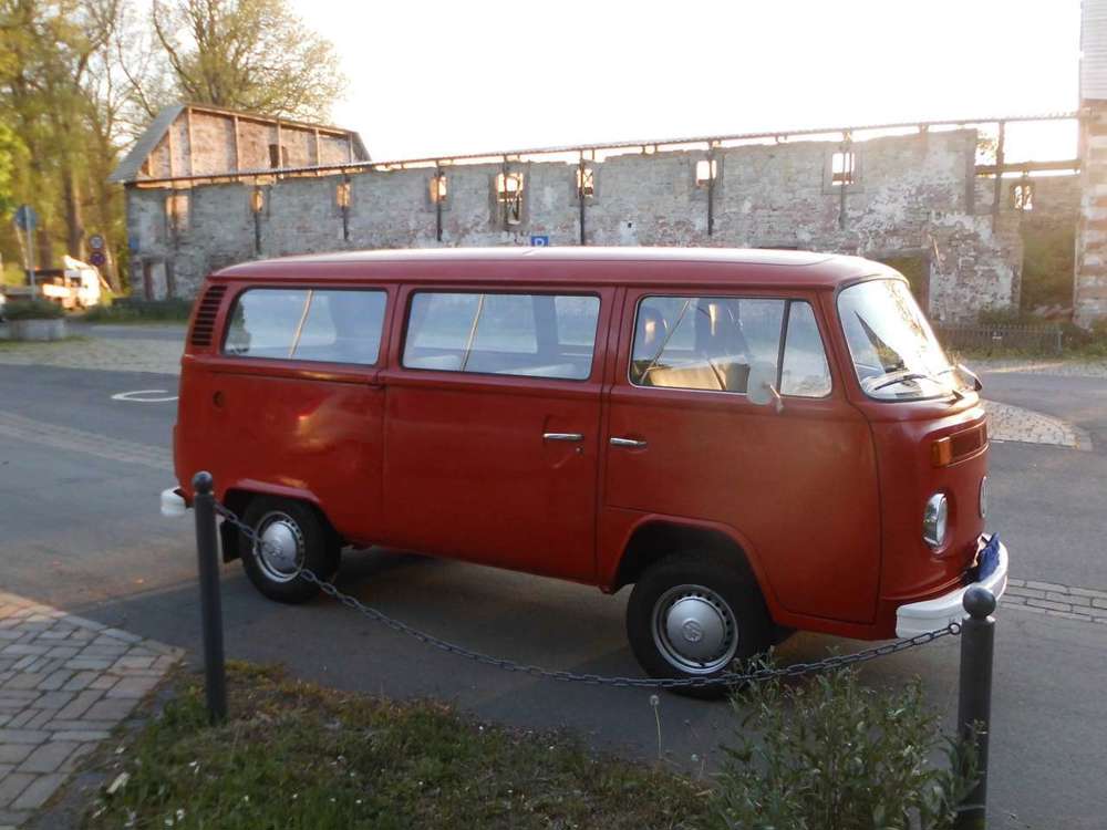 Volkswagen Bus T2, 9-Sitzer Baujahr 1978, Ehem. Feuerwehrleit-Kfz