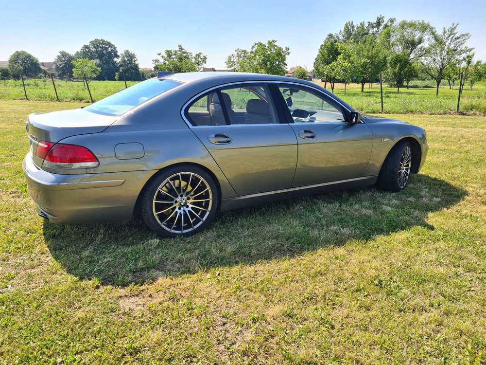 BMW 740 i