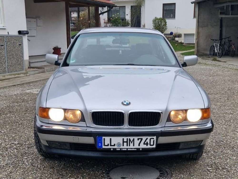 BMW 735 735i