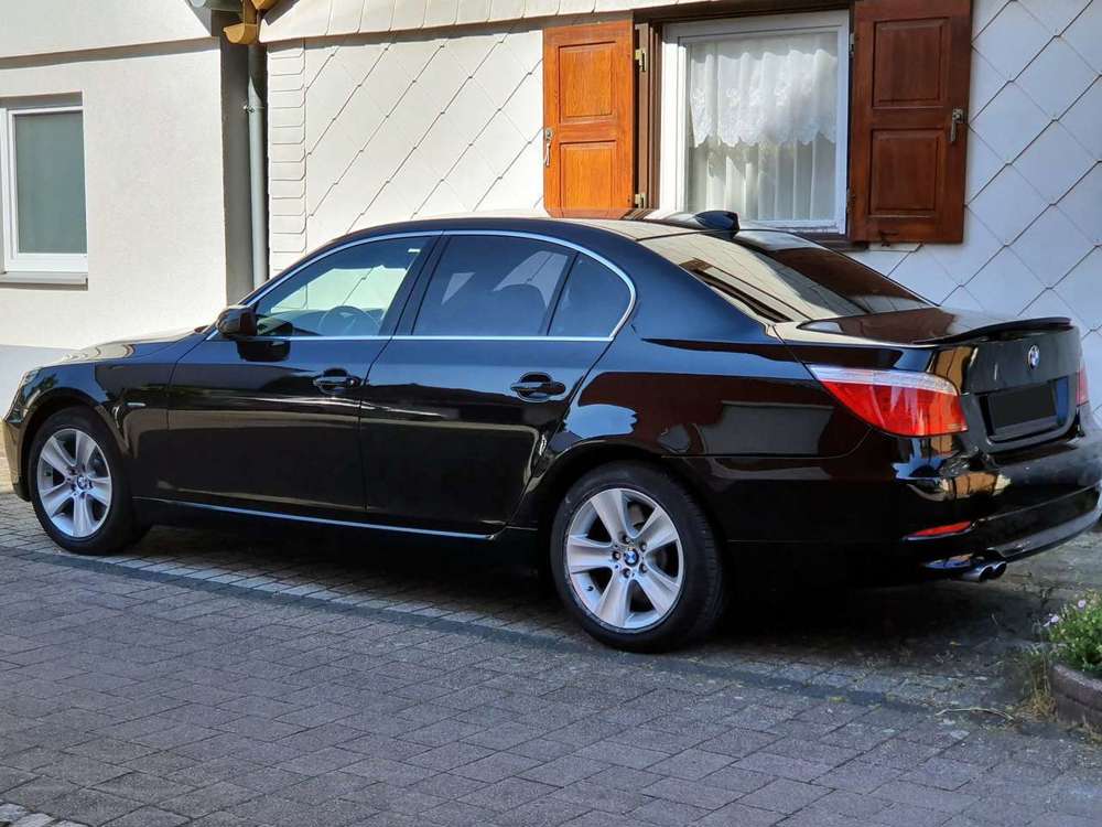 BMW 530 530i 272PS 6-Gang Schalter 12.3 Display Kamera