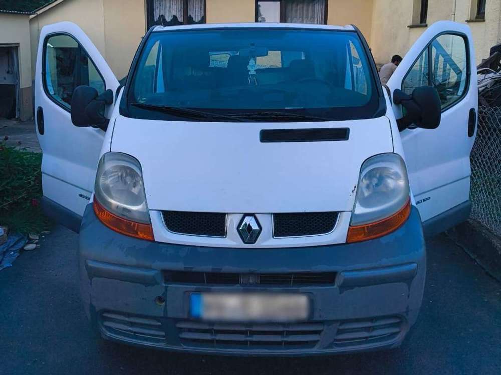 Renault Trafic Bus
