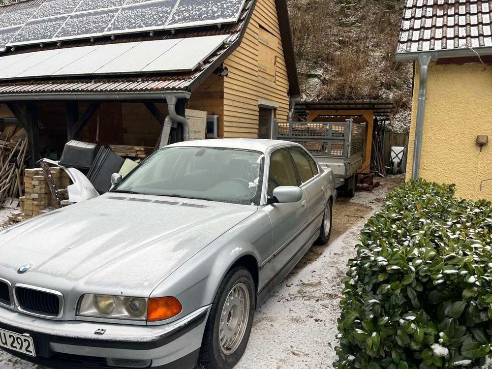 BMW 740 740i AHK SH