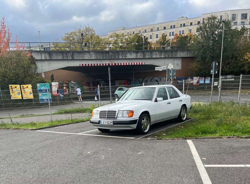 Mercedes-Benz E 200 200 E