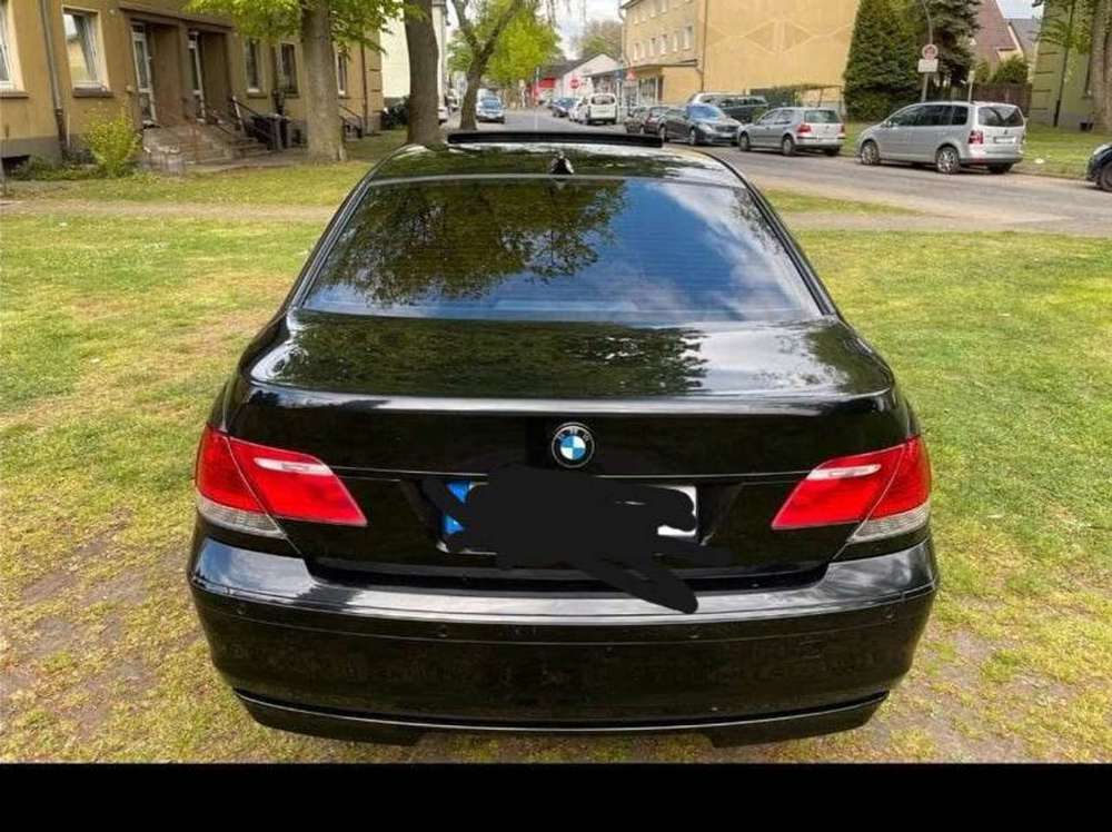 BMW 740 740i