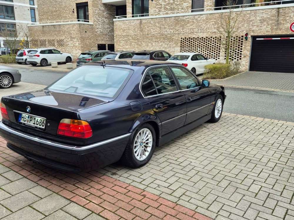 BMW 728 728iL
