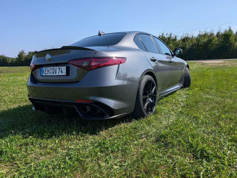 Alfa Romeo Giulia 2.9 V6 Bi-Turbo Quadrifoglio