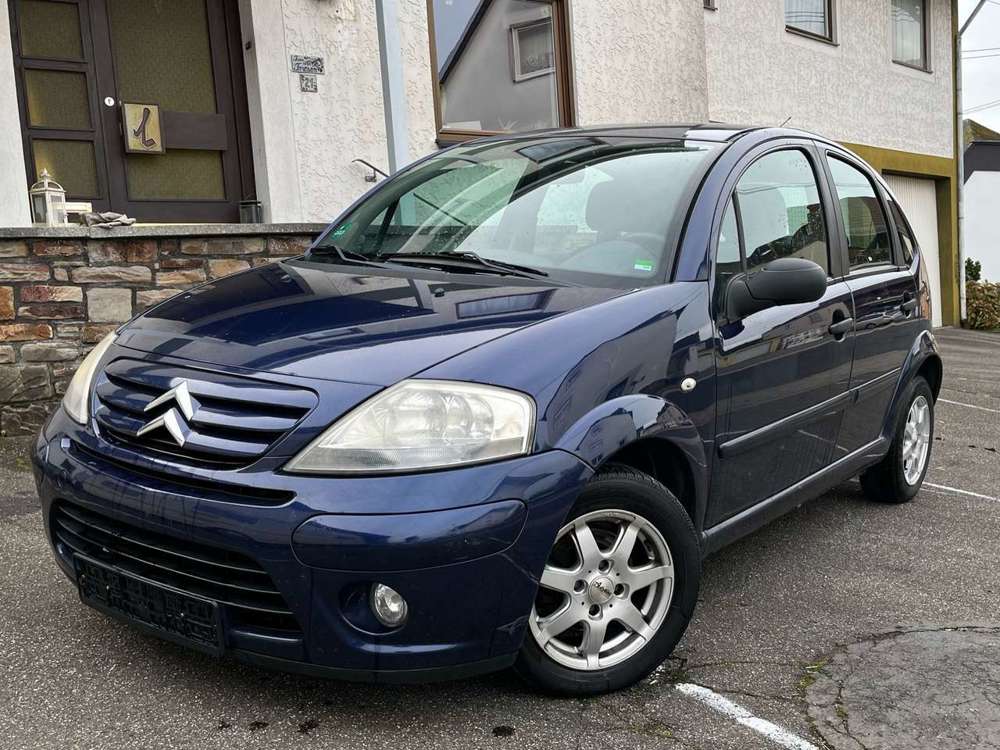 Citroen C3 Citroën C3 F 1.1 Benzin 44kW Blau 8fach bereift