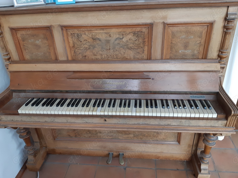 Klavier Ackermann, überholt, Schmuckstück 