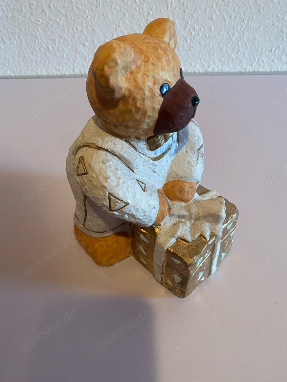 Geschenkbär-Figur