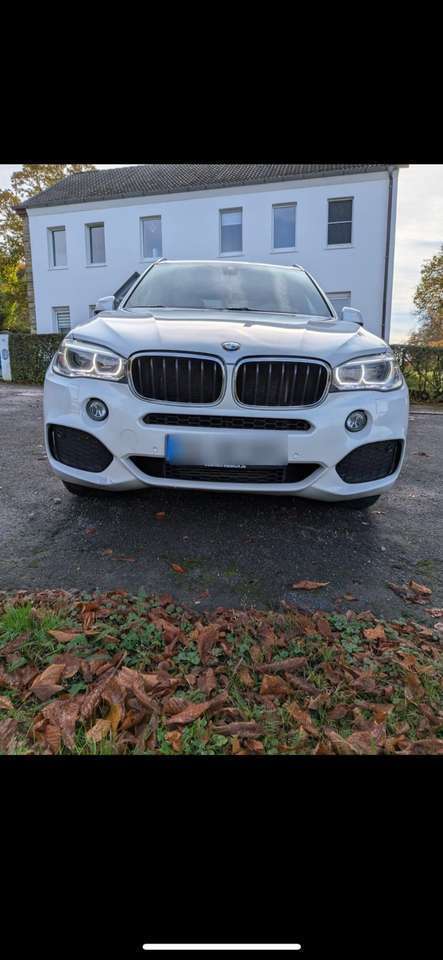 BMW X5 BMW X5.  3.0D Panorama 7 sitze  Das auto ist Topp