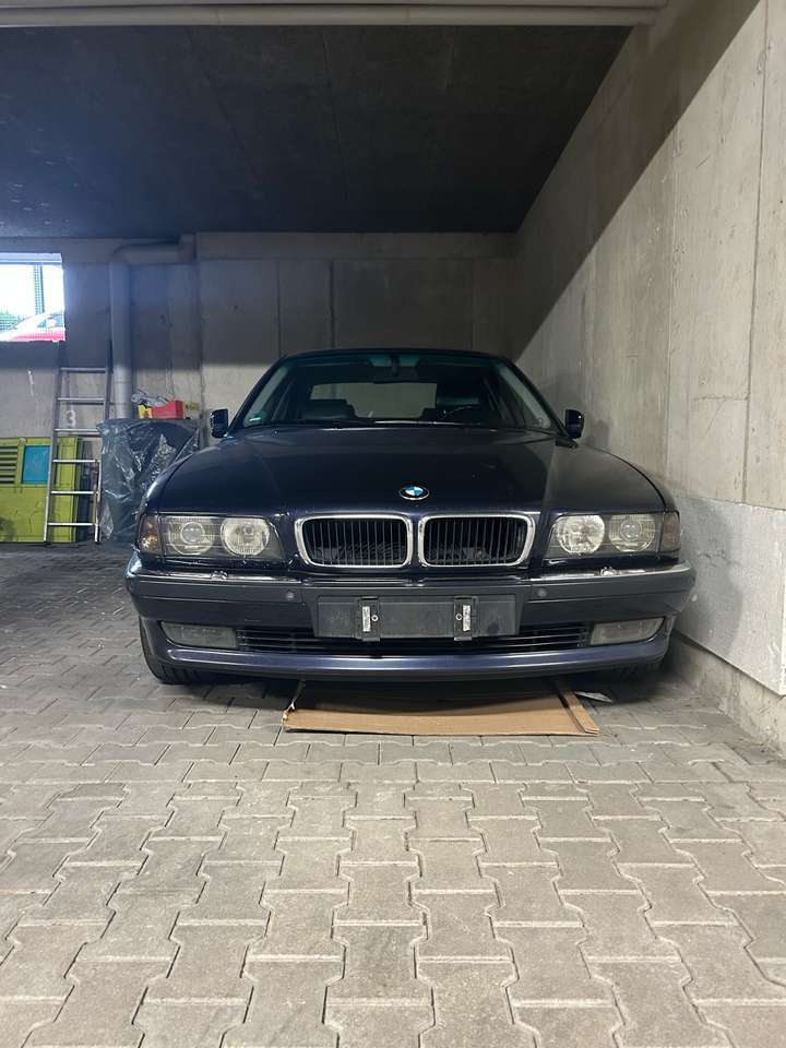 BMW 750 750i