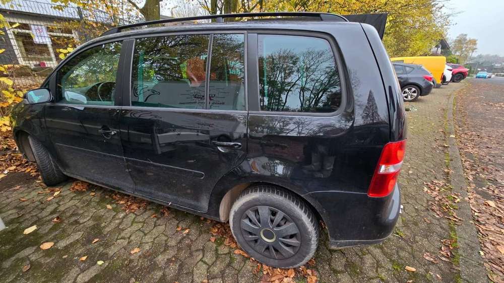 Volkswagen Touran Touran+1.6+Conceptline