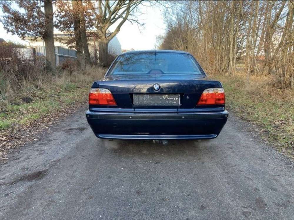 BMW 728 728i