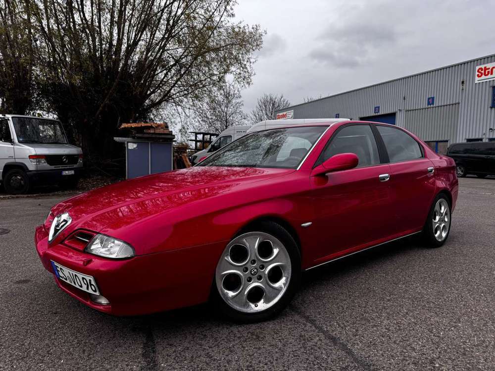 Alfa Romeo 166 166 3.0 V6 24V Sportronic Distinctive