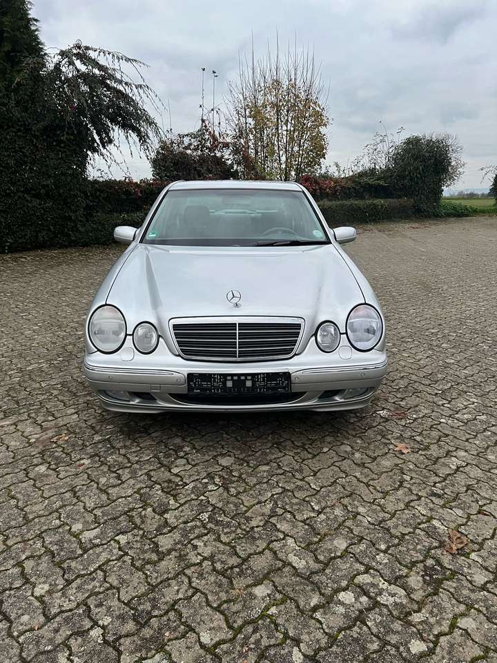 Mercedes-Benz E 200 ELEGANCE