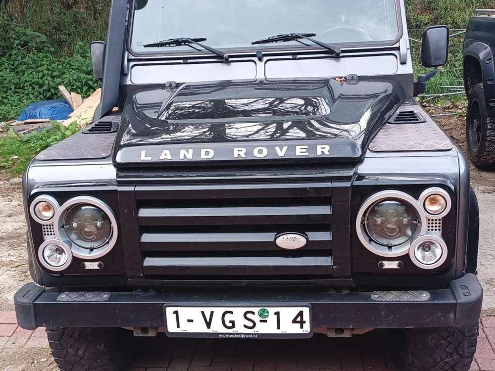 Land Rover Defender 110 Station Wagon SE