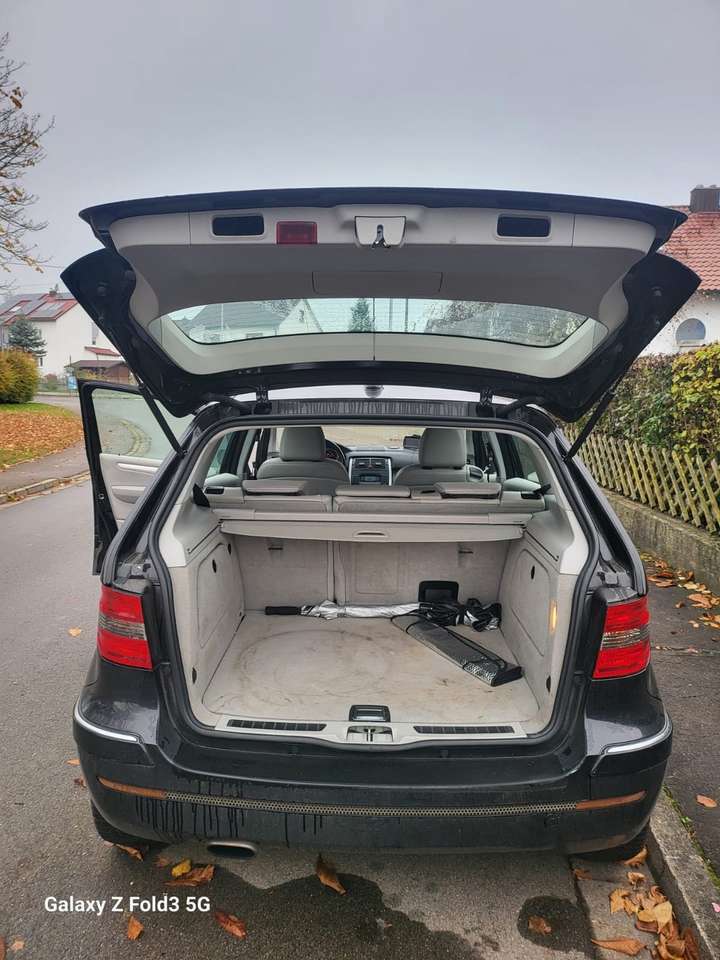 Mercedes-Benz B 200