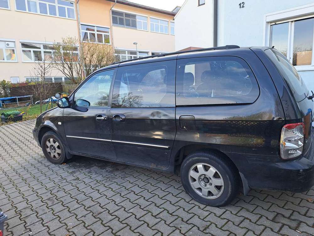 Kia Carnival CRDi EX