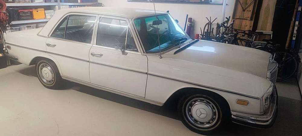 Mercedes-Benz 280 S / 8