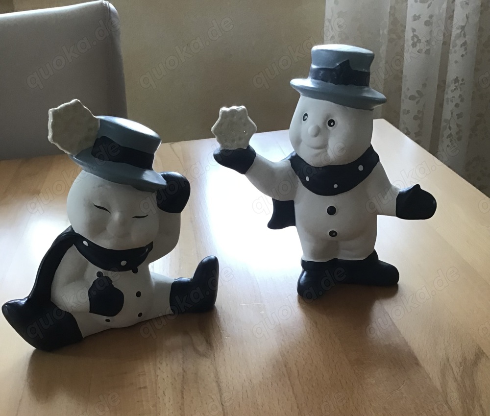 2 Schneemänner 15 und 17 cm hoch