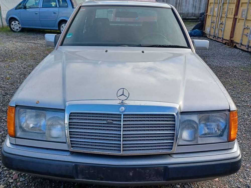 Mercedes-Benz E 200 E-Klasse
