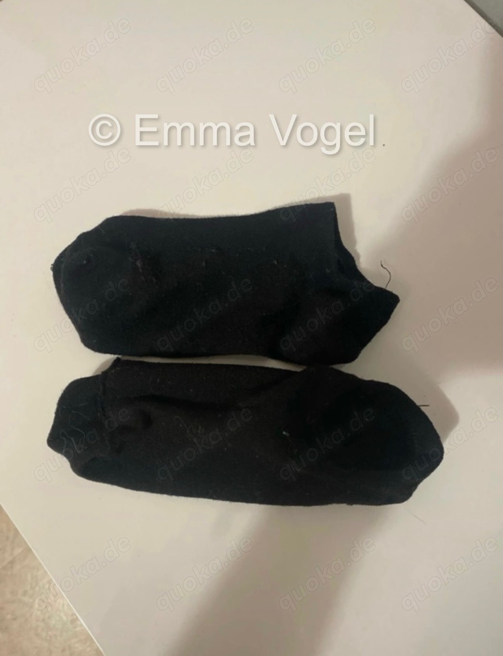 Frisch getragene Socken zu verkaufen