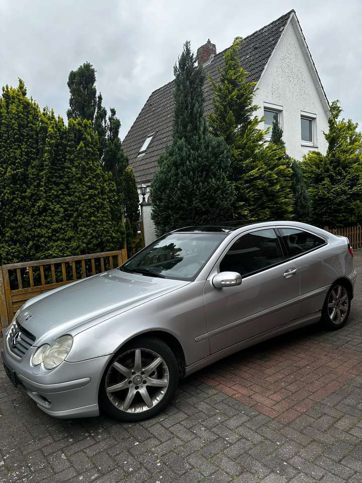 Mercedes-Benz CL 220